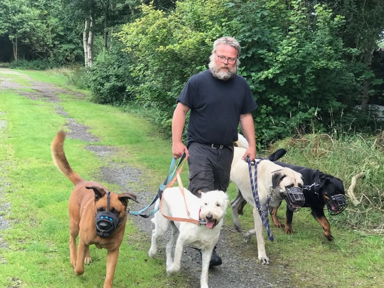 Charly Arzberger mit Hunden